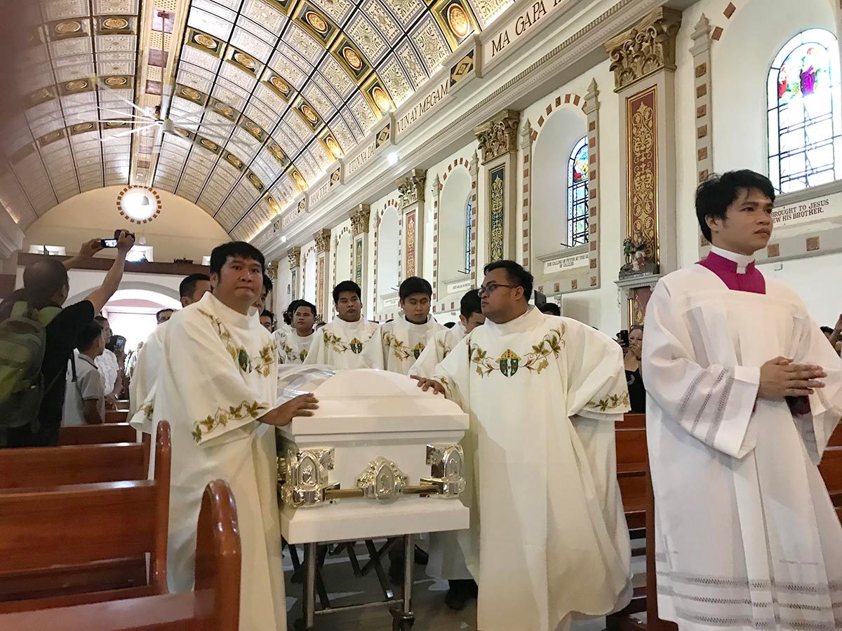 Slain Cagayan priest Mark Ventura laid to rest