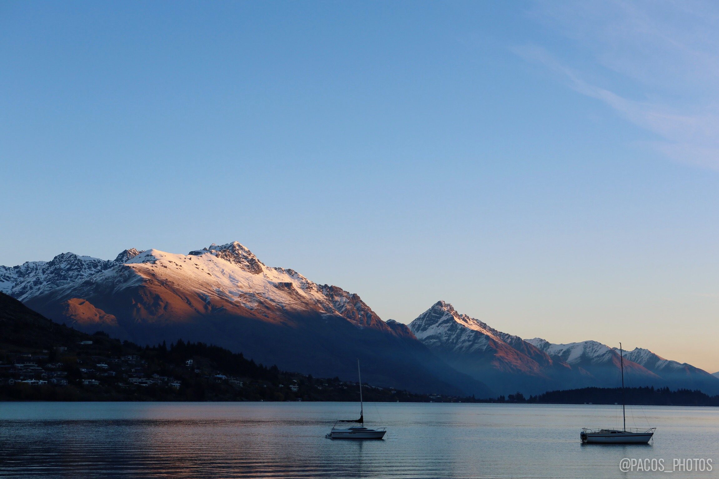 QUEENSTOWN. Sunset at Queenstown, which is situated on the shores of Lake Wakatipu. 