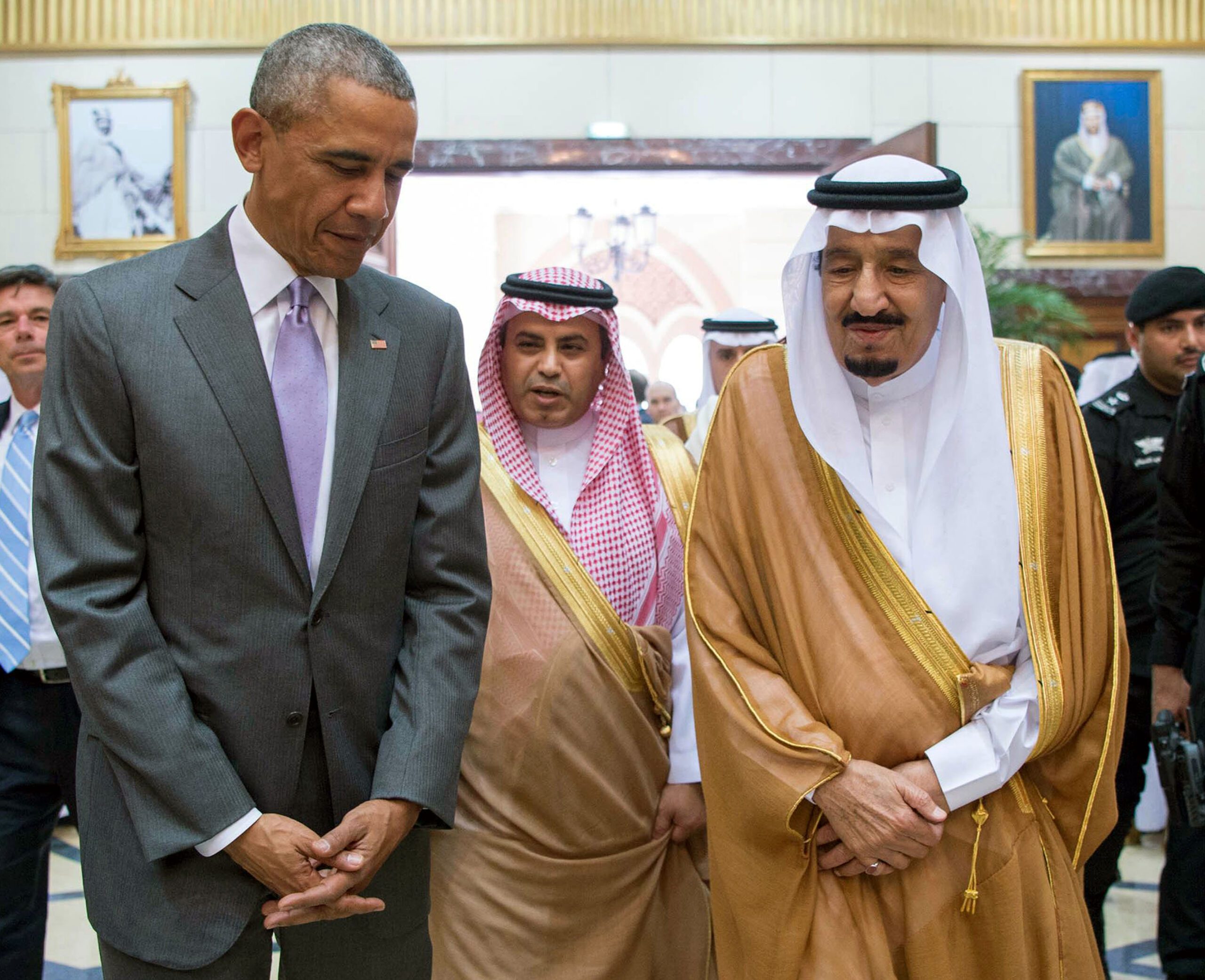 Obama in Saudi Arabia on fence-mending visit