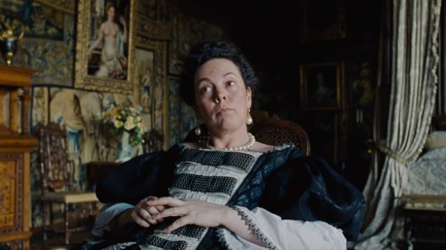 QUEEN ANNE. Olivia Colman in 'The Favourite.' Screenshot from YouTube/Foxsearchlight  