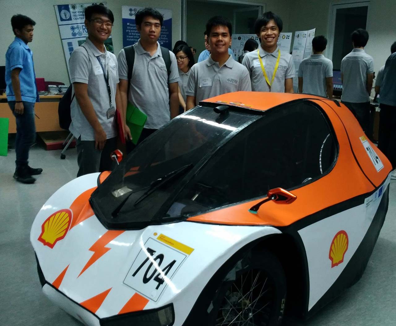 SPEEDING AHEAD. The Philippines' 'Siglo' electric car bags 2nd place honors at 2017 Shell Eco-Marathon event. Photo by Edd K. Usman/Rappler 