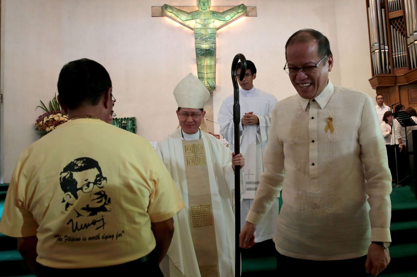 REMEMBERING 1986. Philippine President Benigno Aquino III (right) attends a Mass presided over by Manila Archbishop Luis Antonio Cardinal Tagle (center) during the 29th anniversary of the People Power Revolution. Photo by Benhur Arcayan/Malacañang Photo Bureau   