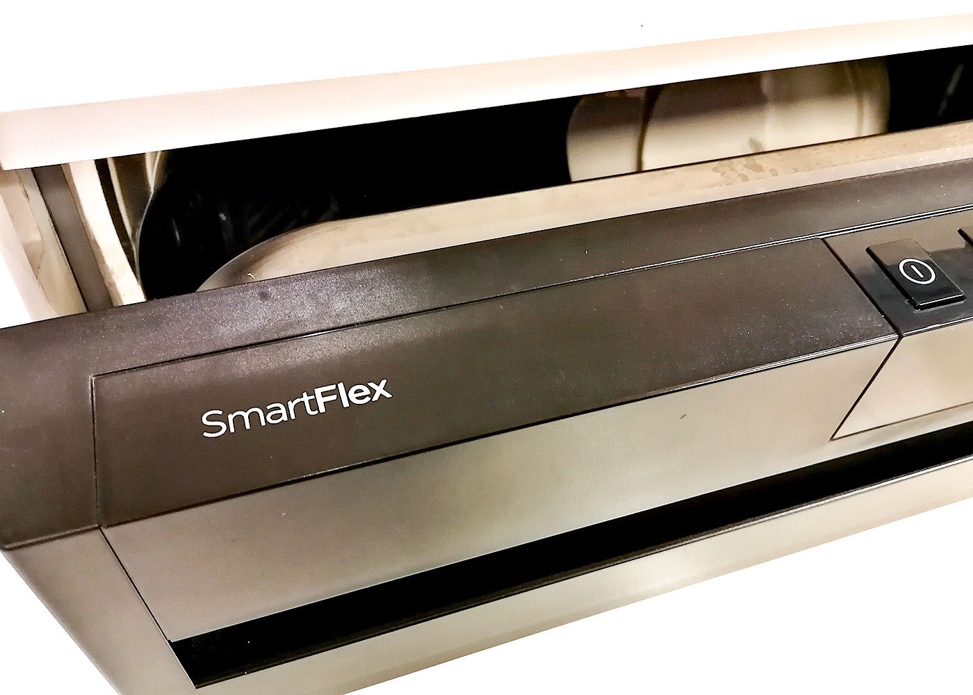 SMARTFLEX. The brand's pieces, such as this dishwasher, includes technology that allows homeowners to customize the layout of their appliance. 