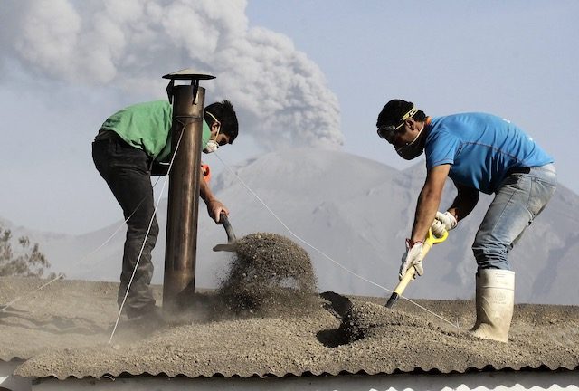 Flights disrupted as Chile volcano spews more ash