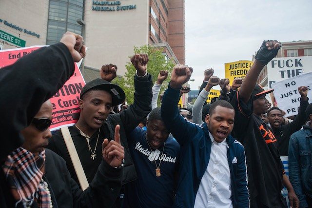 Violence erupts at Baltimore police death protest