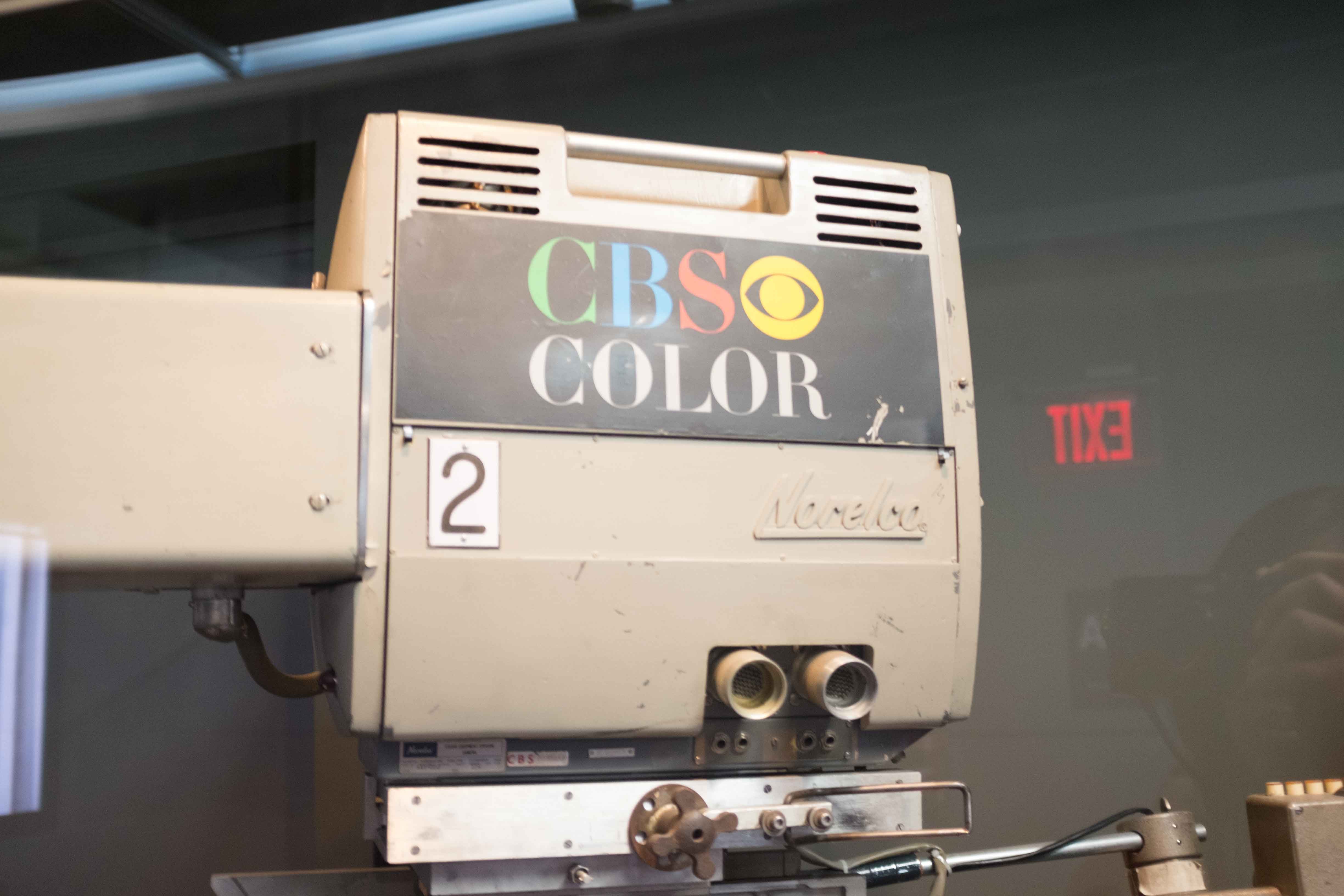 Kamera kantor berita CBS dari tahun 1960an. Foto oleh Karina Maharani/Rappler 