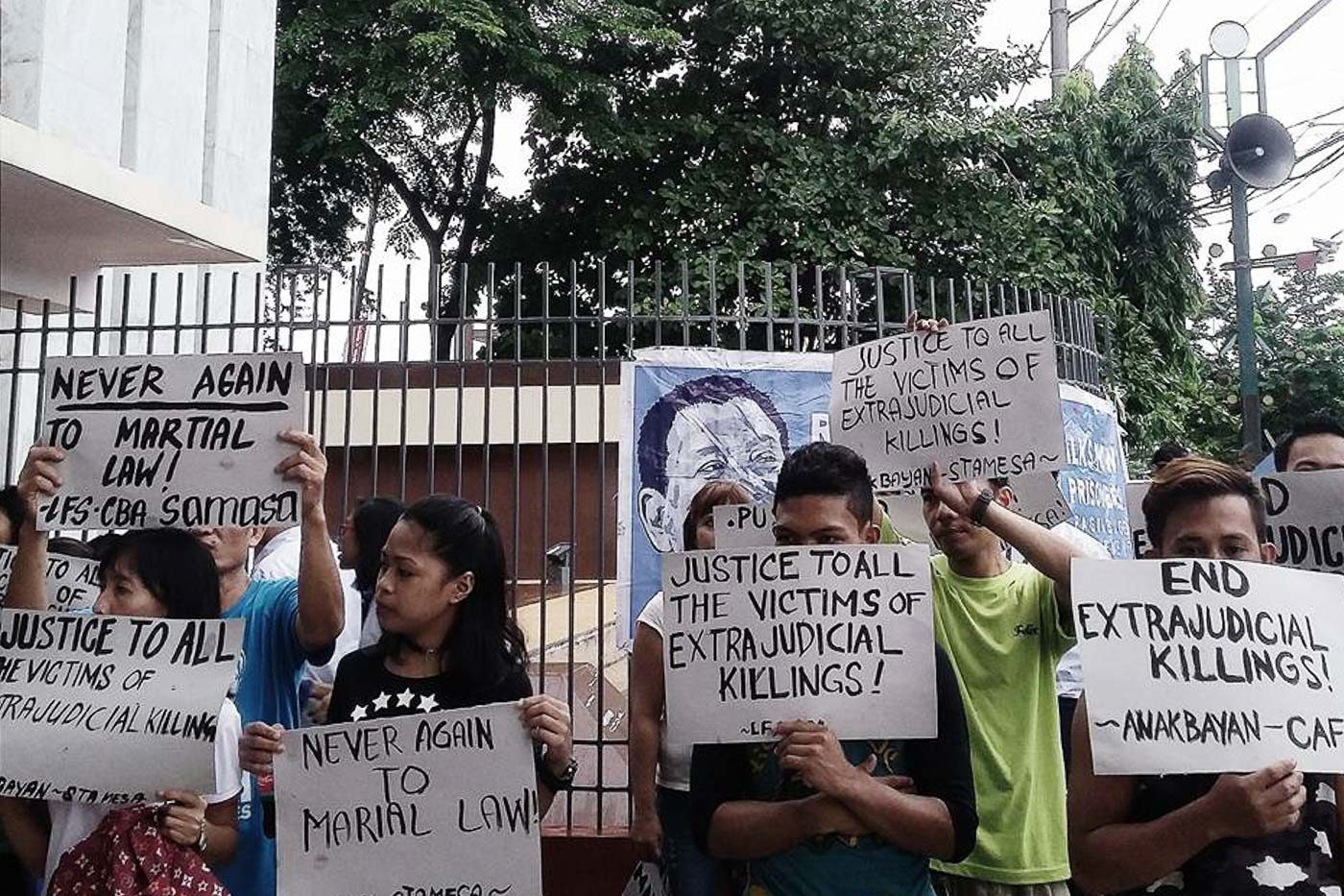 Duterte gov’t serious about filing cases vs abusive cops – Panelo