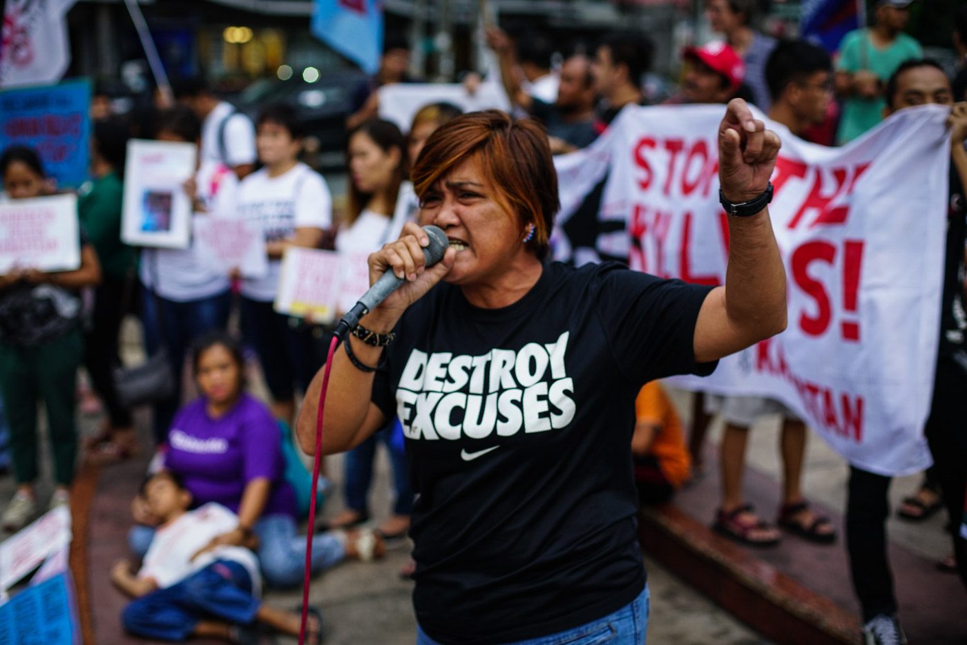 END KILLINGS. A mother of a drug war victim calls on the administration to face complaints. Photo by Jire Carreon/Rappler 