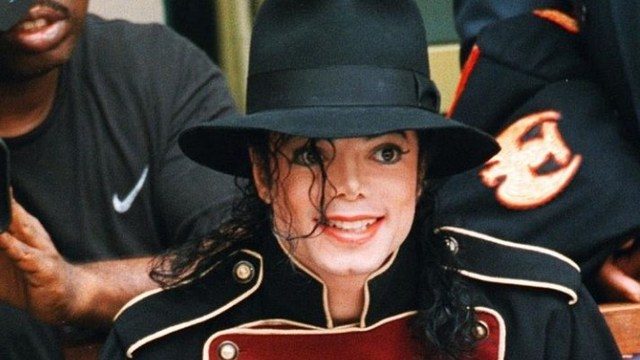 Hollywood school to keep Michael Jackson’s name on auditorium