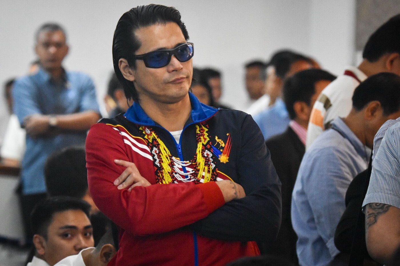 SUPPORT. Celebrities like Robin Padilla show support for Special Assistant to the President Christopher 'Bong' Go during the Senate hearing on the controversial navy frigates deal on February 19, 2018. Photo by Angie de Silva/Rappler 