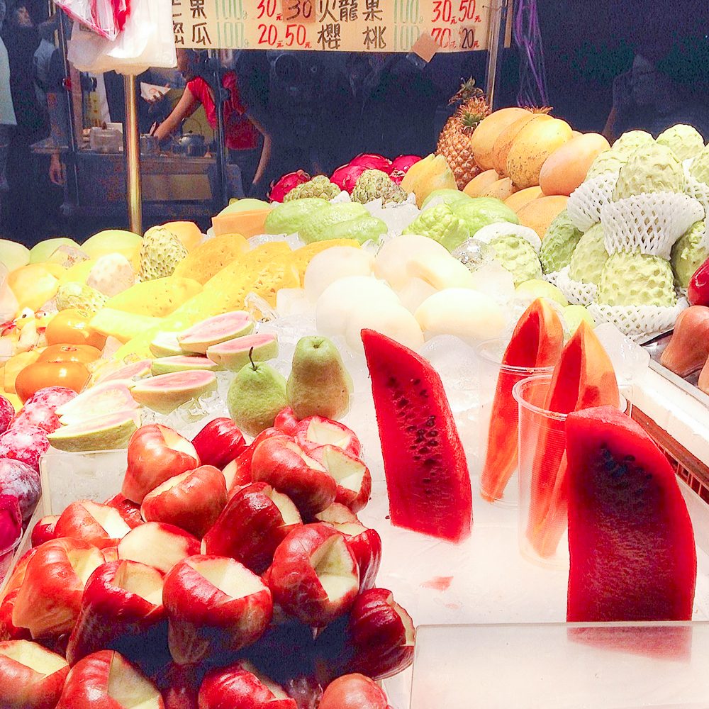 PERJALANAN BUAH.  Pilihan makanan sehat tersedia di Pasar Shilin 