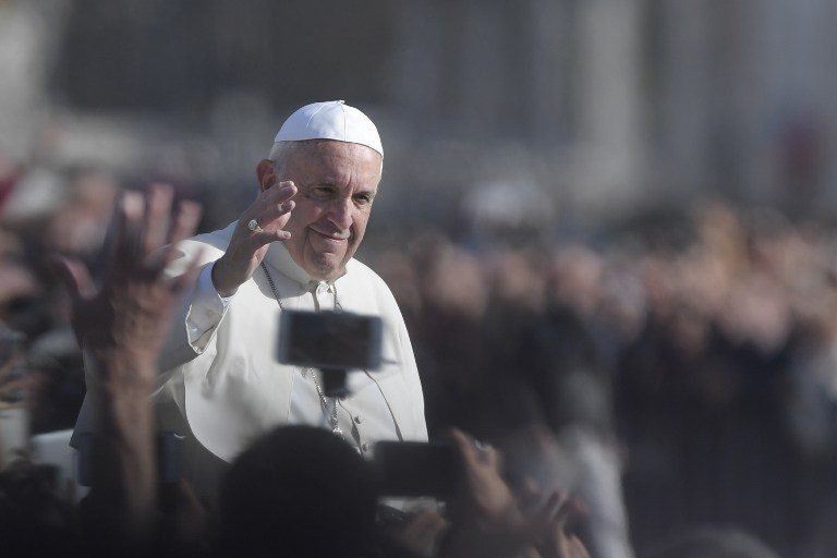 Pope Francis tells youth to resist ‘false’ reality of social media