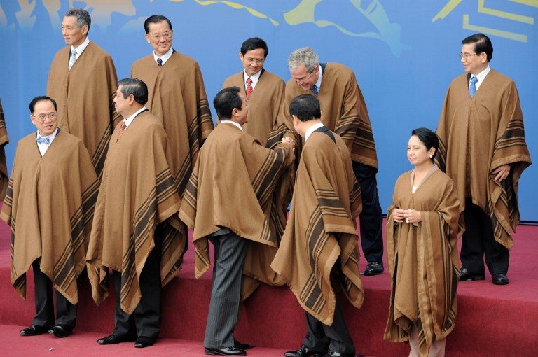 APEC 2016: After poncho mockery, world leaders tone it down in Peru with shawls