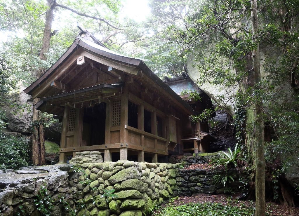 Salah satu kuil yang berada di Pulau Okinoshima, Jepang. Foto dari AFP 