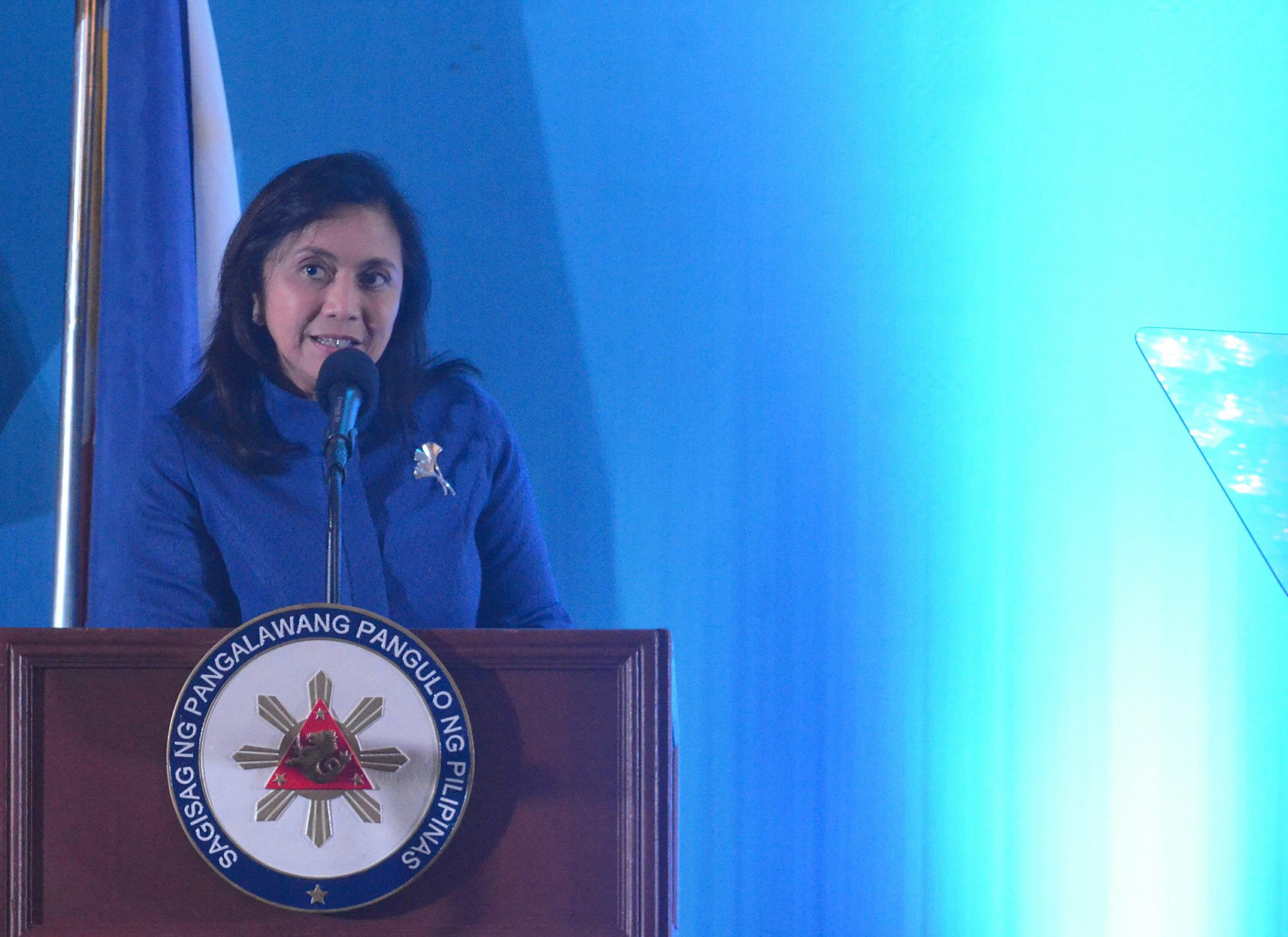 More ‘dangers’ if federalism pursued before anti-dynasty law, says Robredo