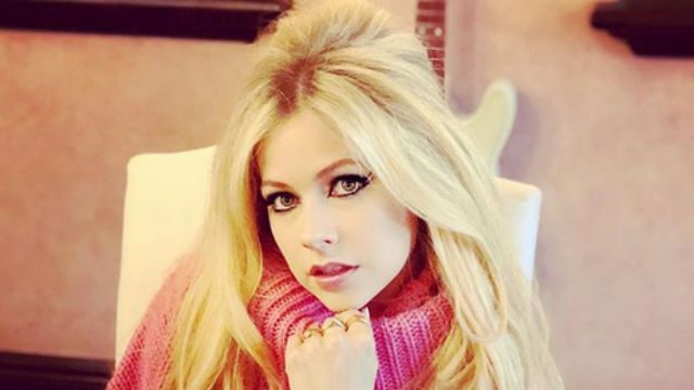 Avril Lavigne returns after near-death Lyme illness