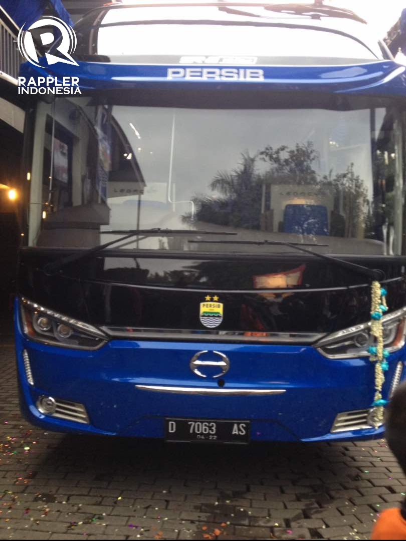 BUS BARU. Manajemen memberikan Persib Bandung bus baru sebagai kendaraan pada Jumat, 1 Juni. Foto oleh Yuli Saputra/Rappler 