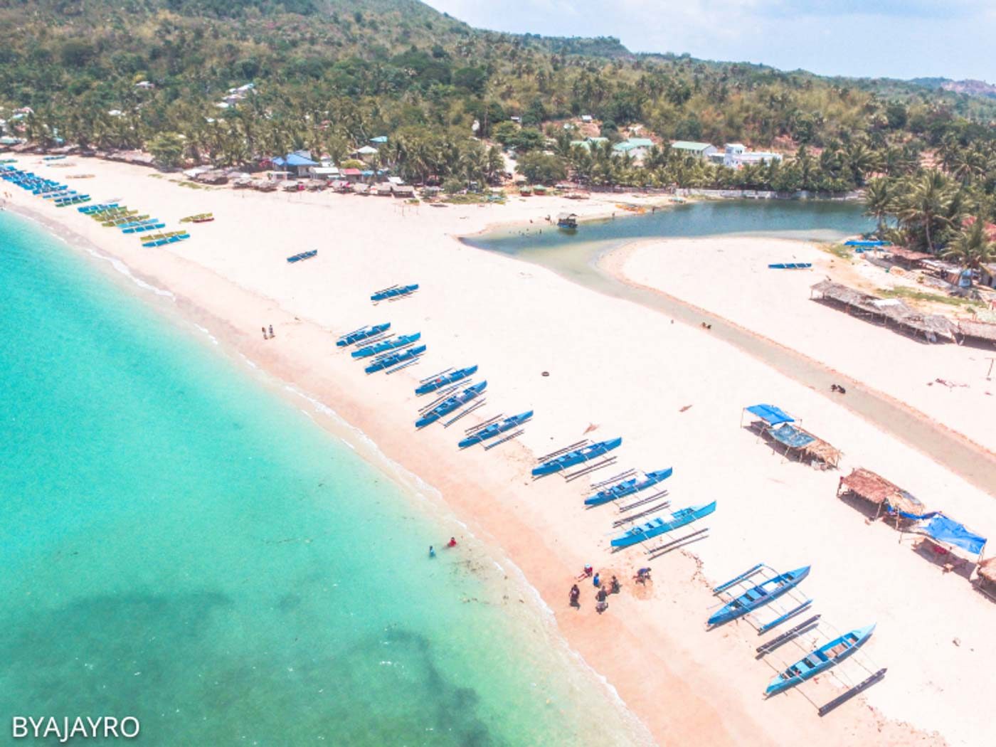 WHITE BEACH. Abagatanen has a long stretch of creamy white sand. Photo by Jay Noma Ramos 