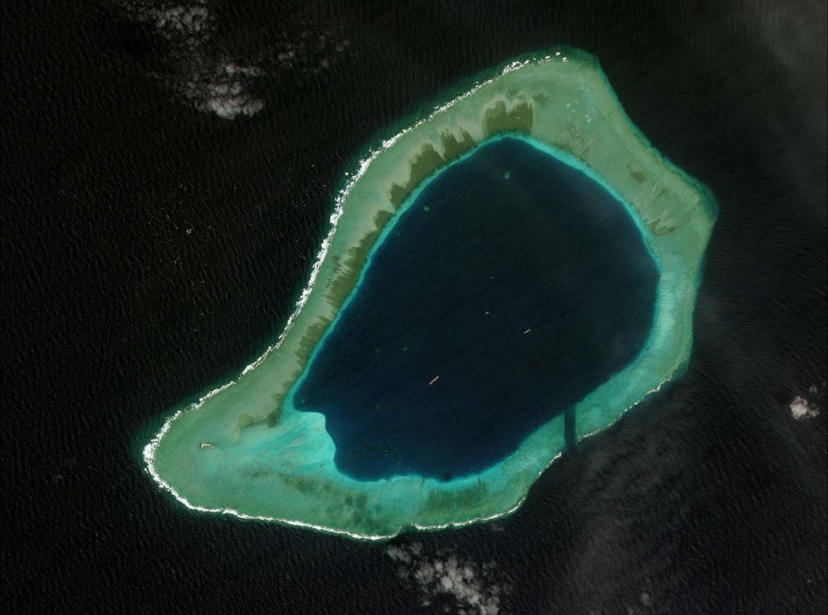 SUBI/ZAMORA REEF. One of the 'Big 3' in the disputed territories. Photo shows how the reef looks like in July 2012 and after 4 years (below).  