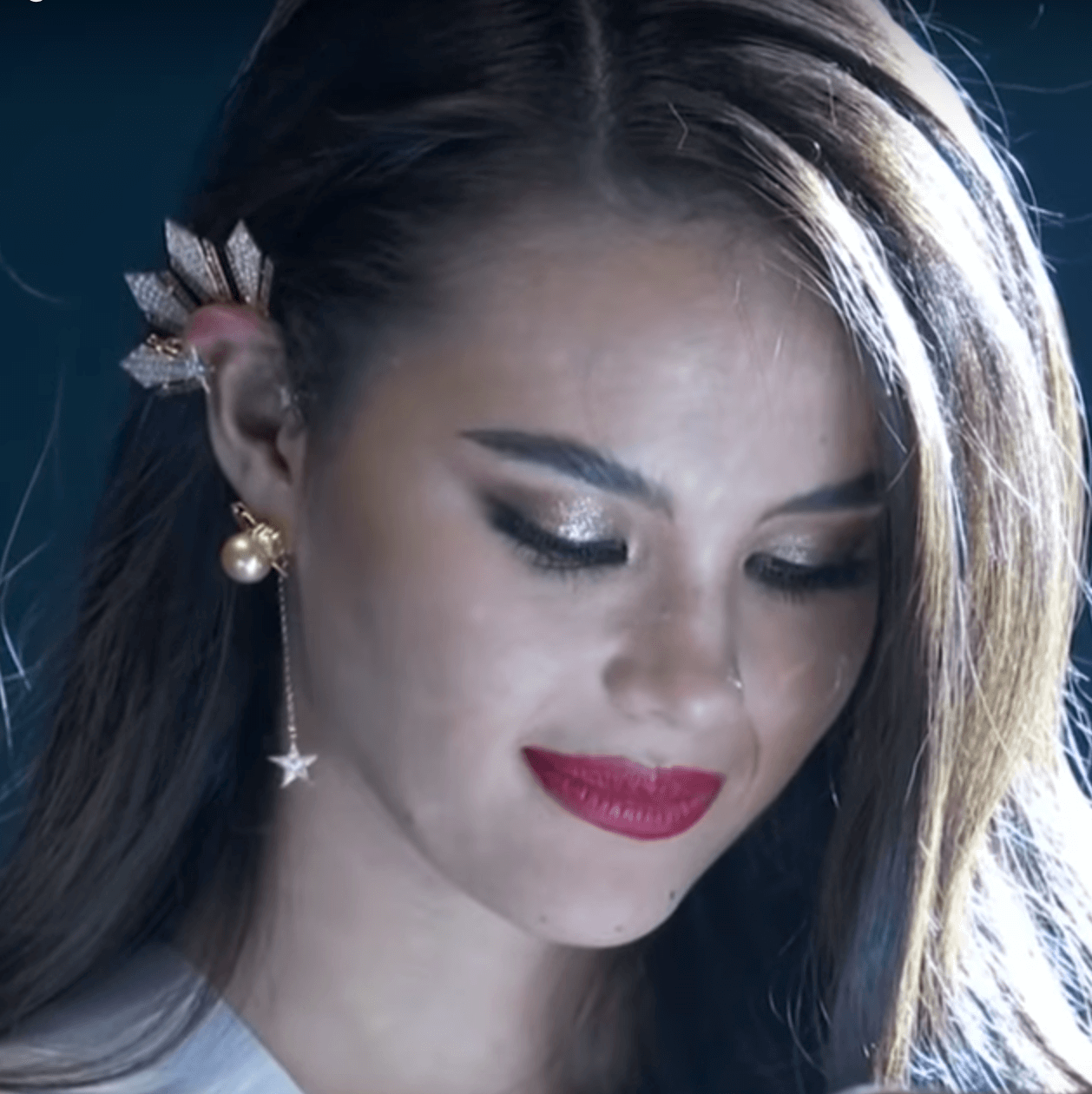 MISS UNIVERSE 2018. Catriona minutes before she won the title 