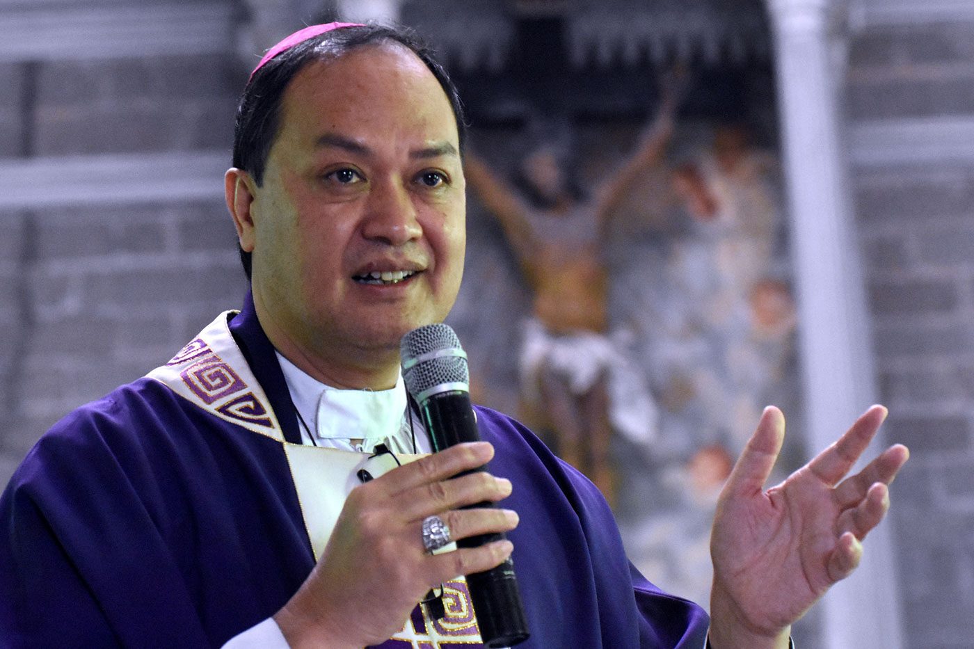 Caloocan bishop denies Duterte’s accusation of stealing