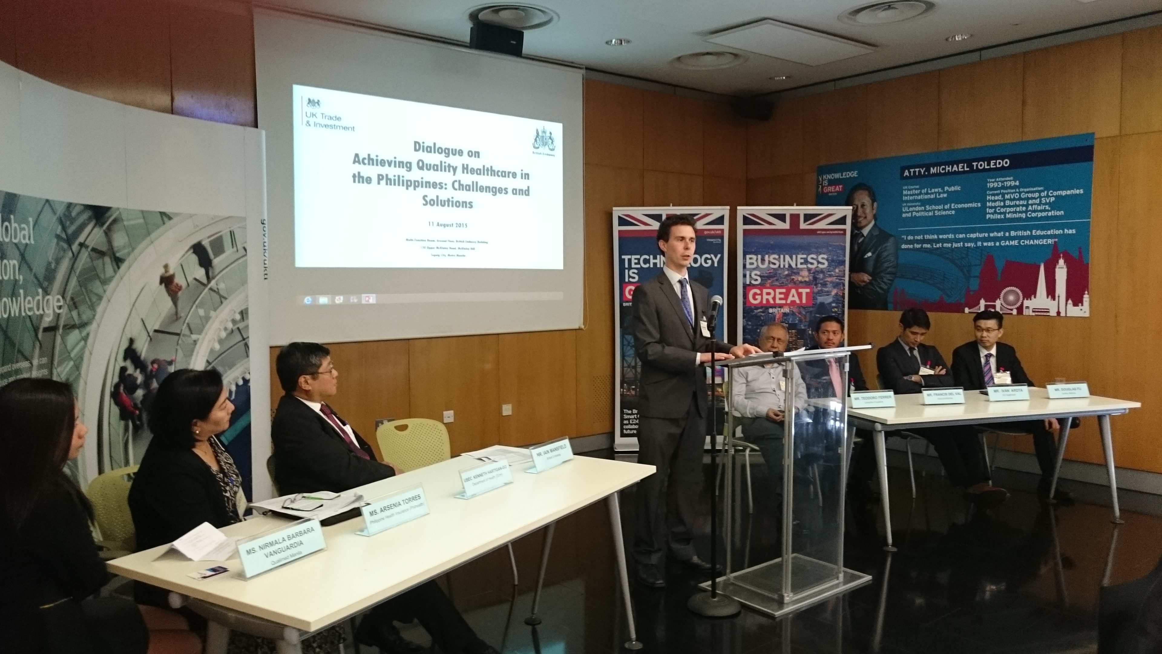 DEBATE. UK Trade and Investment Director Ian Mansfield (standing) leads a debate about the health care sector at a forum hosted by the British embassy Tuesday, August 11, 2015. Photo by Chris Schnabel / Rappler   
