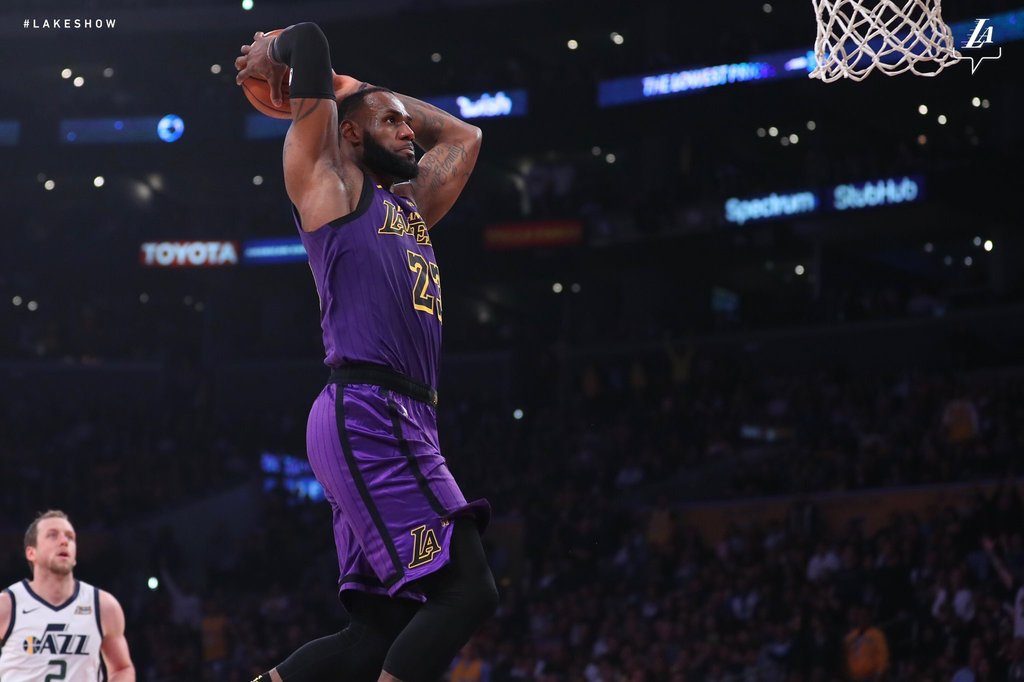 Ingram, LeBron lead Lakers in sloppy win over Jazz
