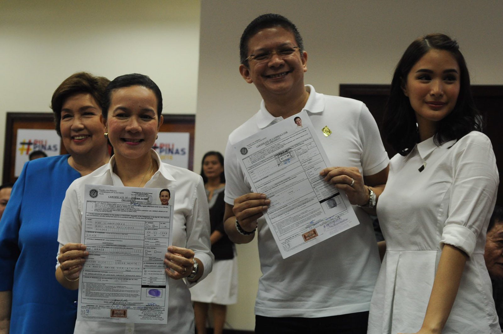 ITS OFFICIAL. Accompanied by their respective family members. Poe was with her mother, actress Susan Roces, while Escudero was accompanied by his wife, actress Heart Evangelista. Photo by Jansen Romero/Rappler 