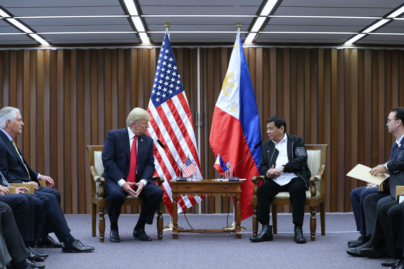 Philippines, U.S. give conflicting statements on Duterte-Trump meeting
