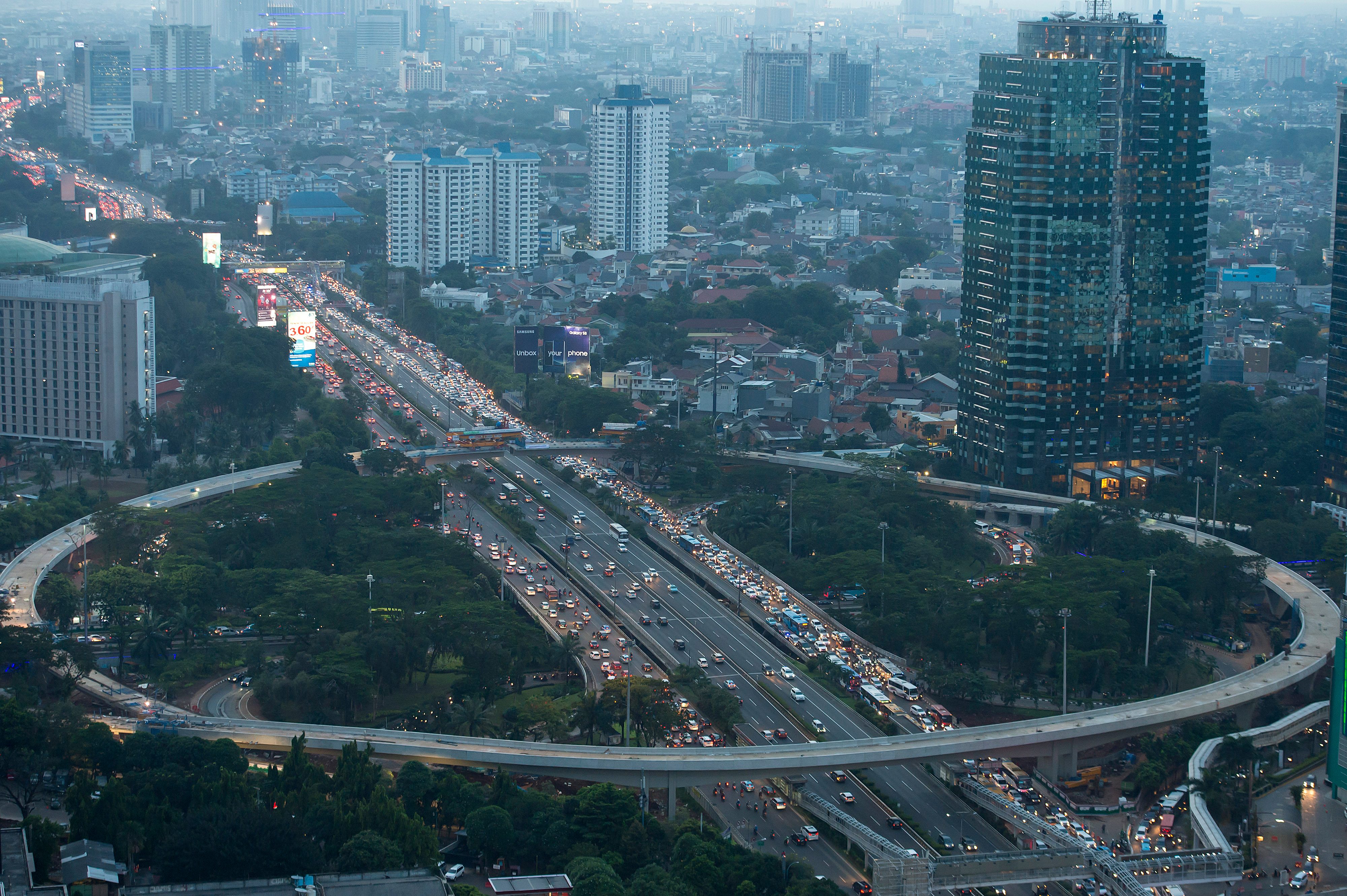 PROYEK SEMANGGI. Pembangunan proyek Simpang Susun Semanggi di Jakarta, Selasa, 25 April. Foto oleh Widodo S. Jusuf/ANTARA 