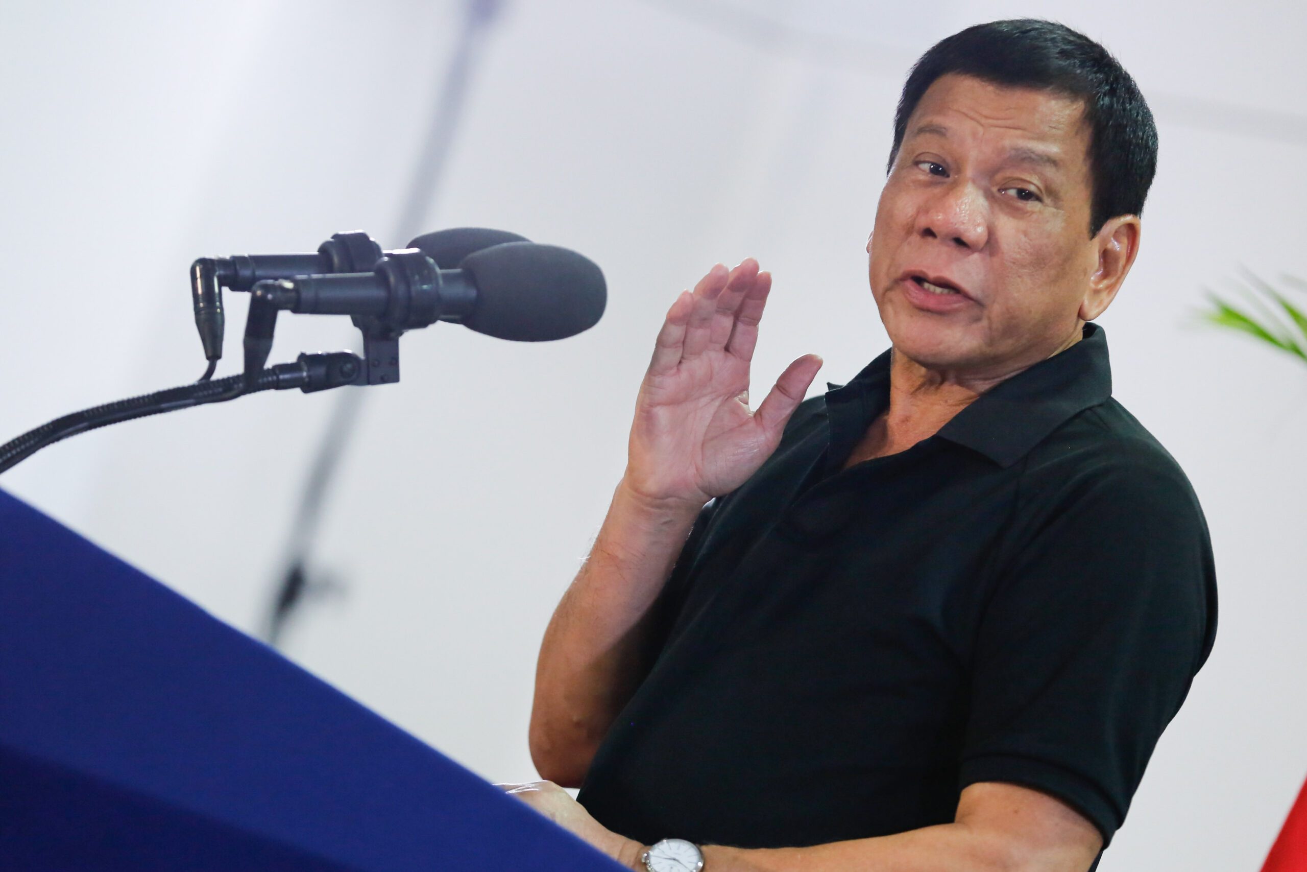 Duterte curses bishops, priests who criticize drug war