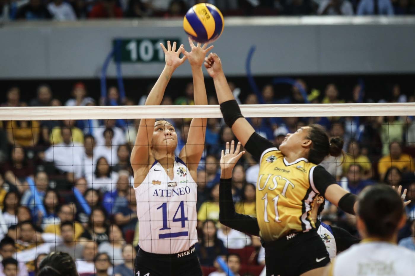 Ateneo stays alive vs UST, forces title rubbermatch