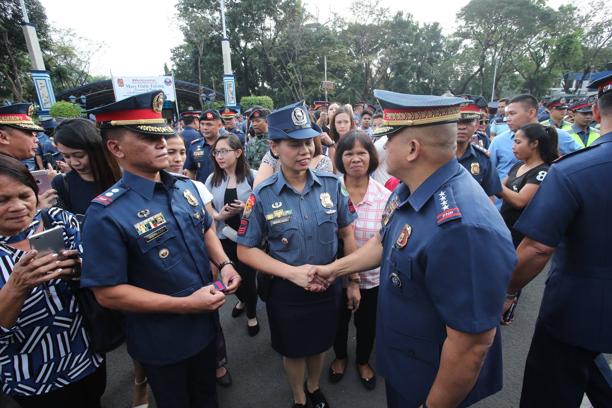 PNP CHIEF. Dela Rosa speaks to police in Camp Crame, the same day he announces a stop to all anti-illegal drug operations in January 2017. Photo courtesy of the PNP PIO   
