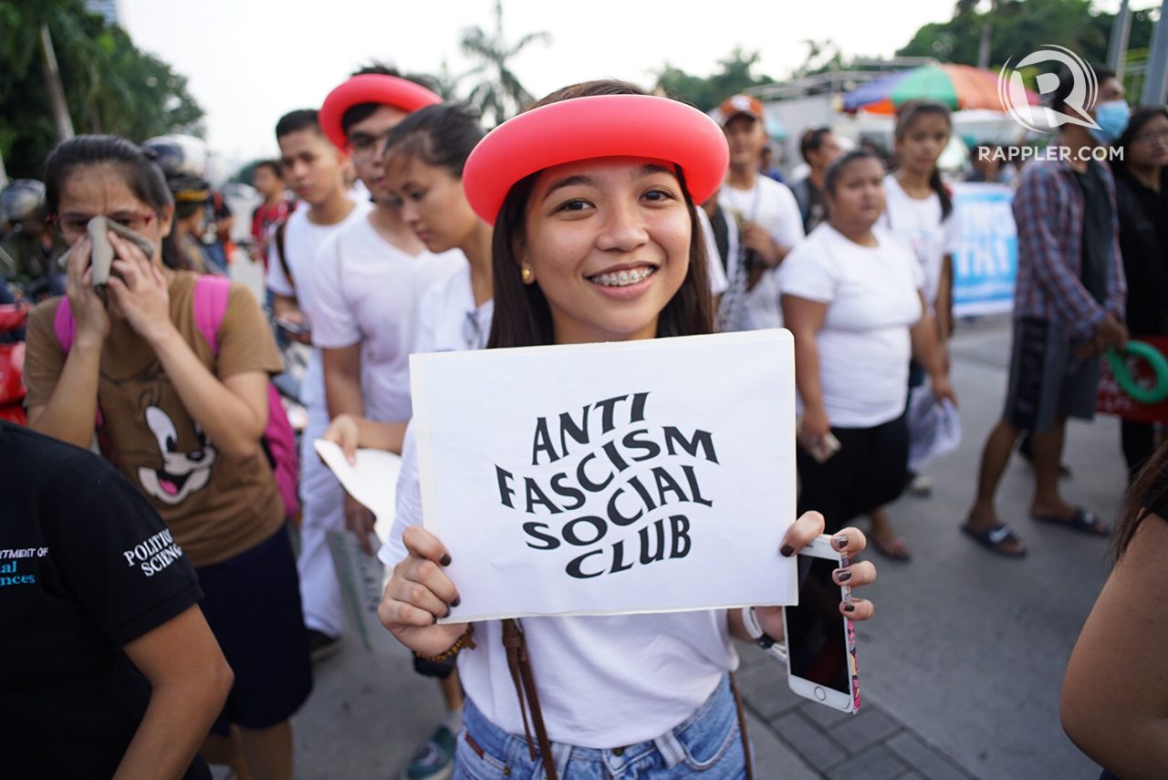 MILLENNIALS. Young people dominated the crowd in the Luneta protest. Rappler photo 