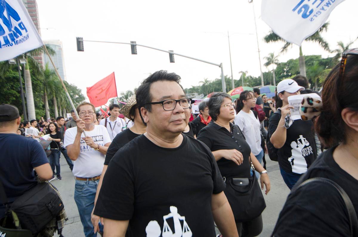 PROTESTER. Neri Colmenares walks with protesters in Luneta. Photo by Rob Reyes/ Rappler  