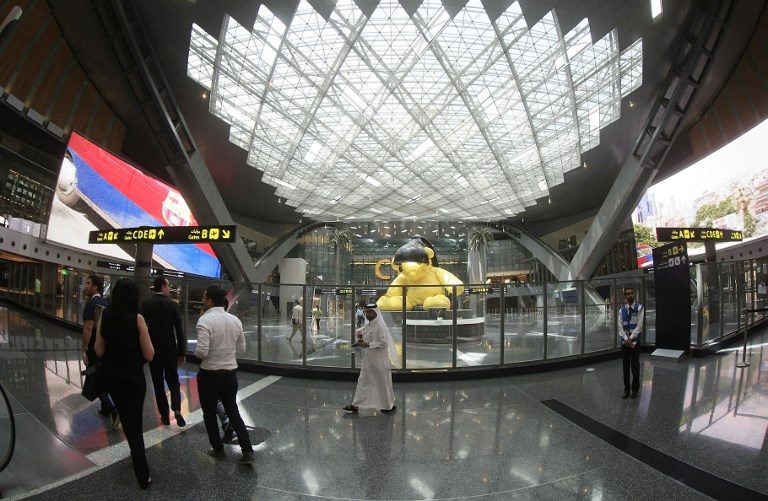 Qatar flight ban begins, first efforts seen to resolve crisis