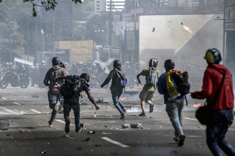 Move to re-write Venezuelan constitution amid planned protests