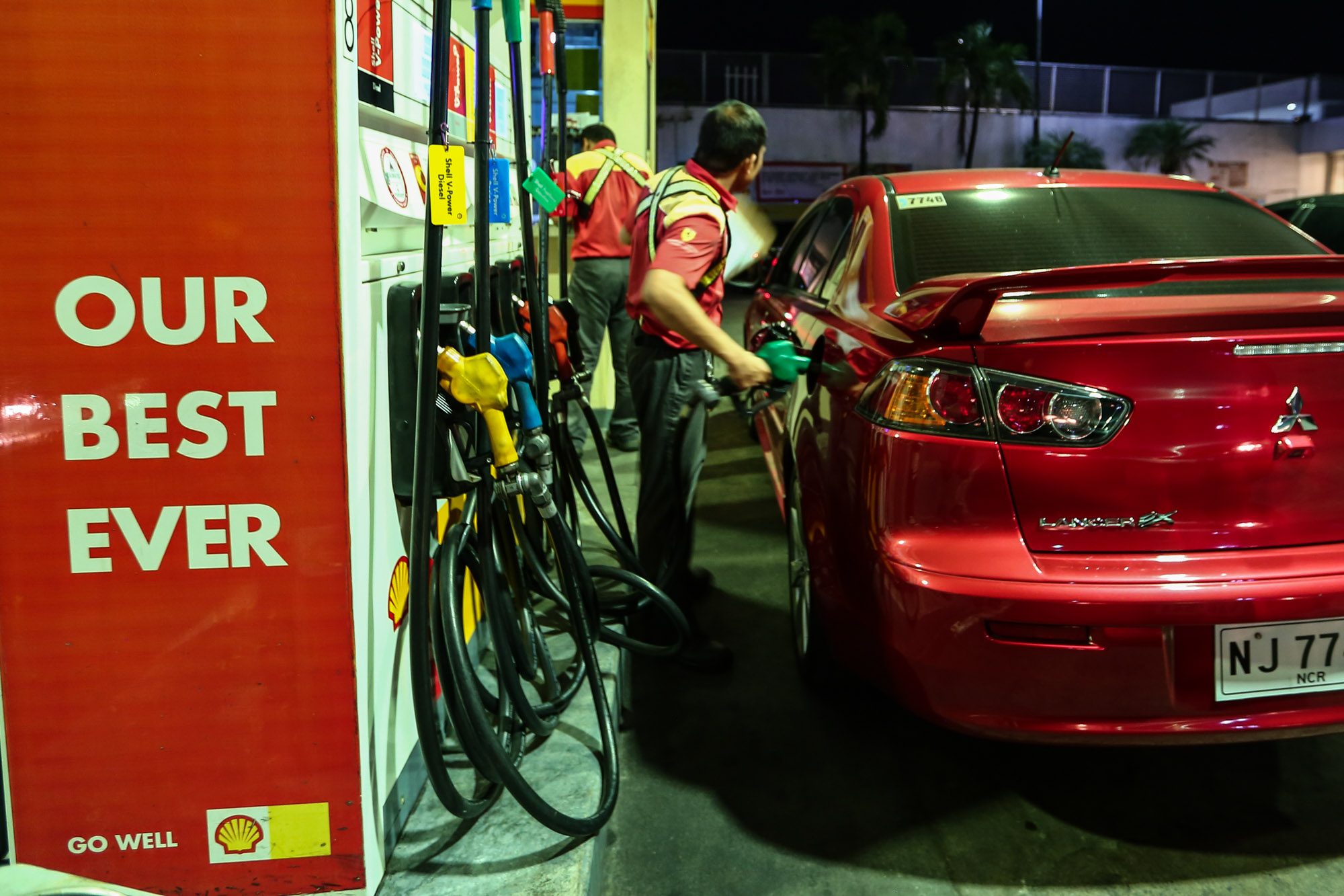 Gasoline prices to go down by P1.70 per liter on June 4