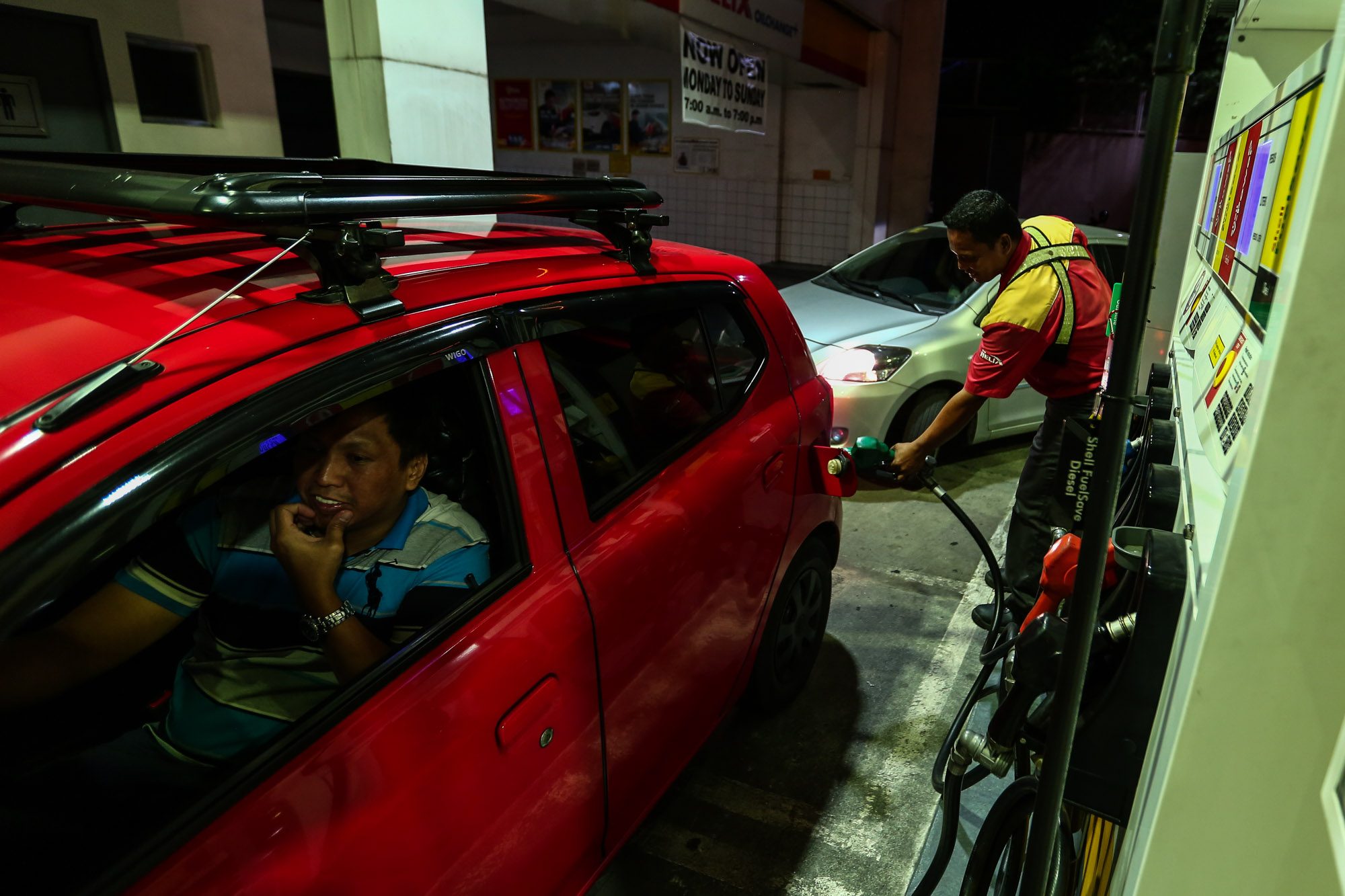Gasoline prices down, LPG up on October 1