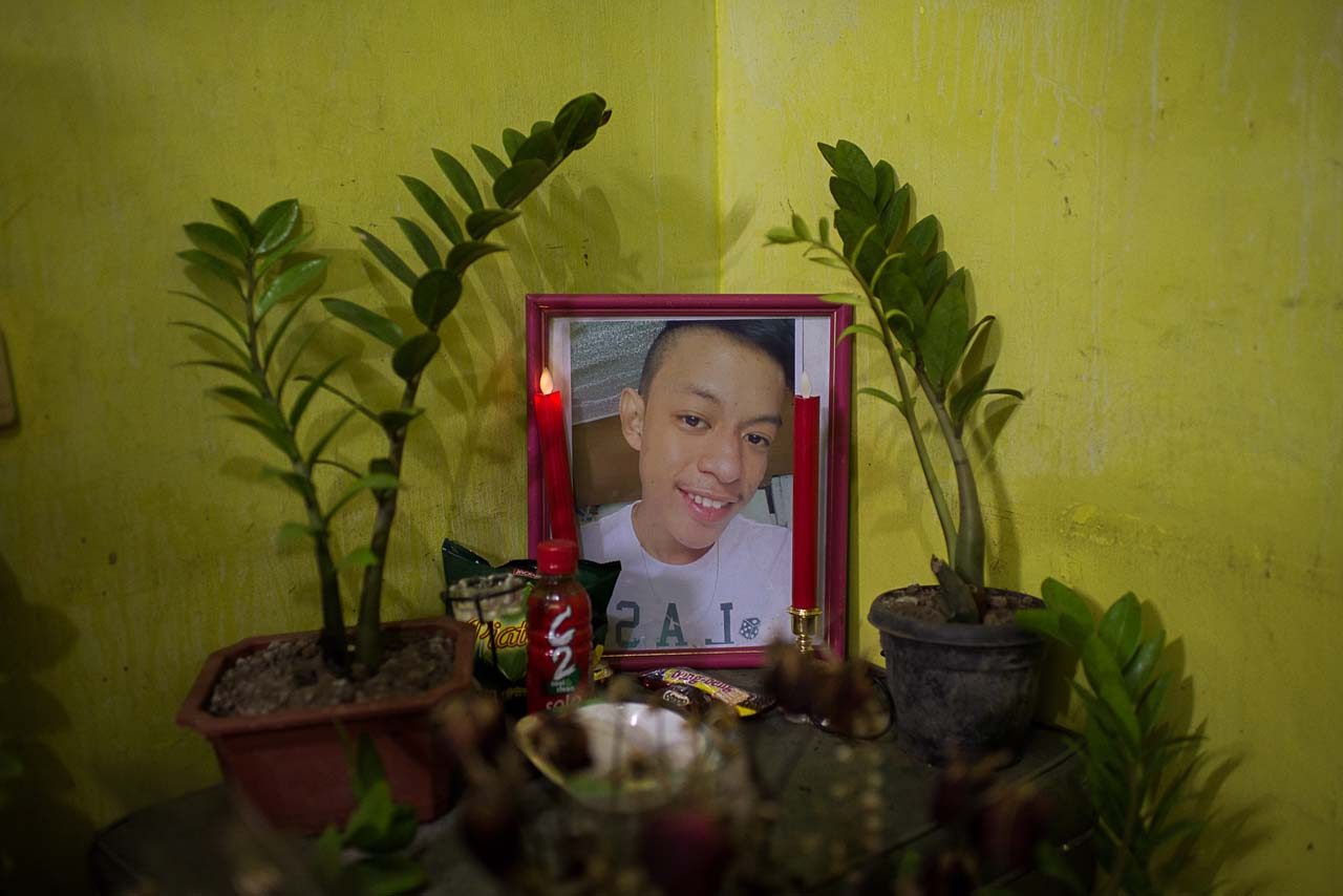 SPECIAL SPOT. Raymart's favorite food are placed before his photo in the Siapo home