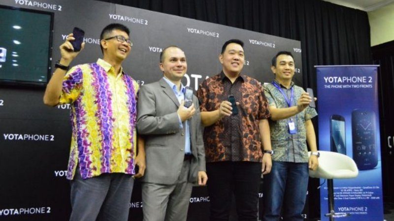 YotaPhone 2, ‘smartphone’ dua layar kini dijual di Indonesia