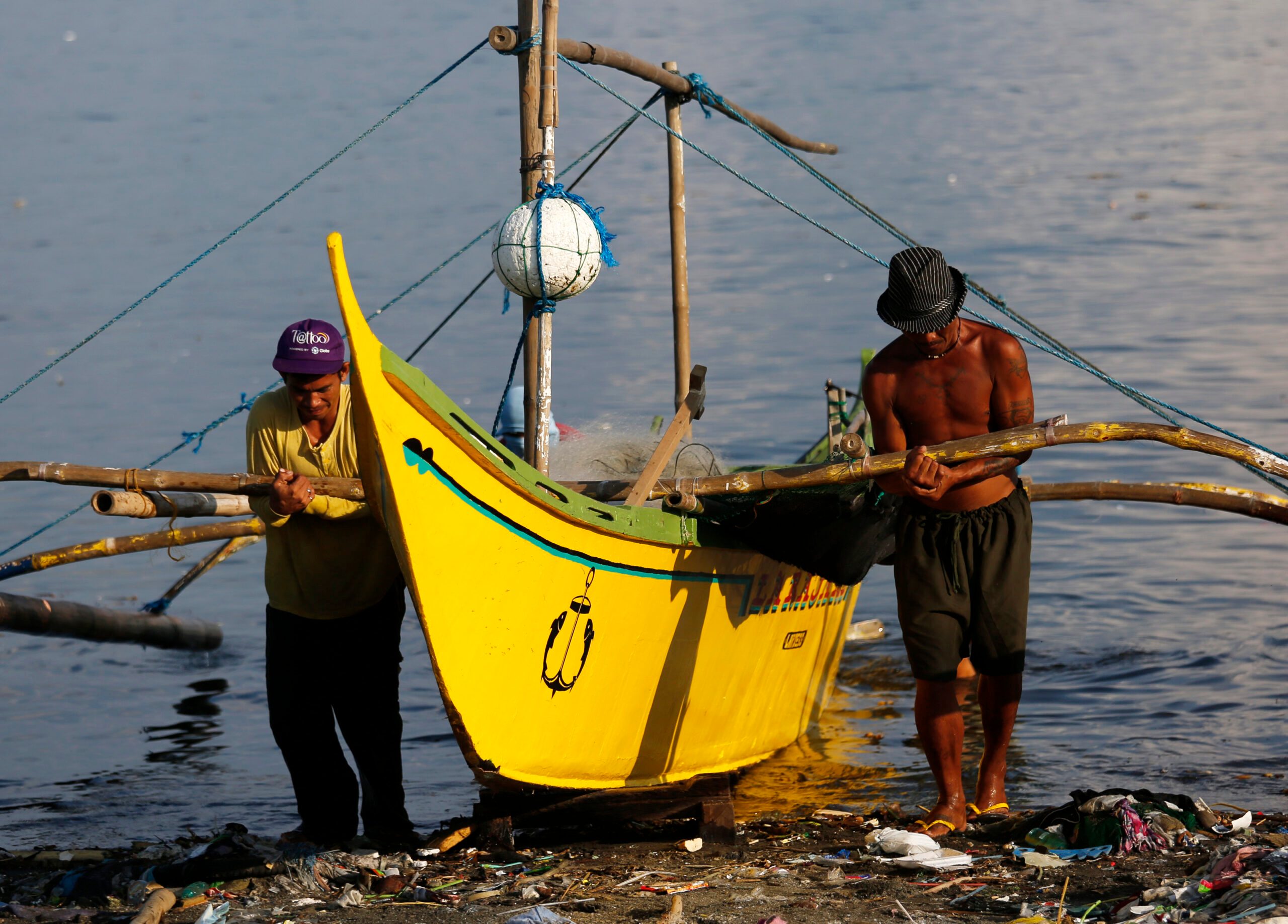 Avoid China-claimed shoal, Philippines tells fishermen