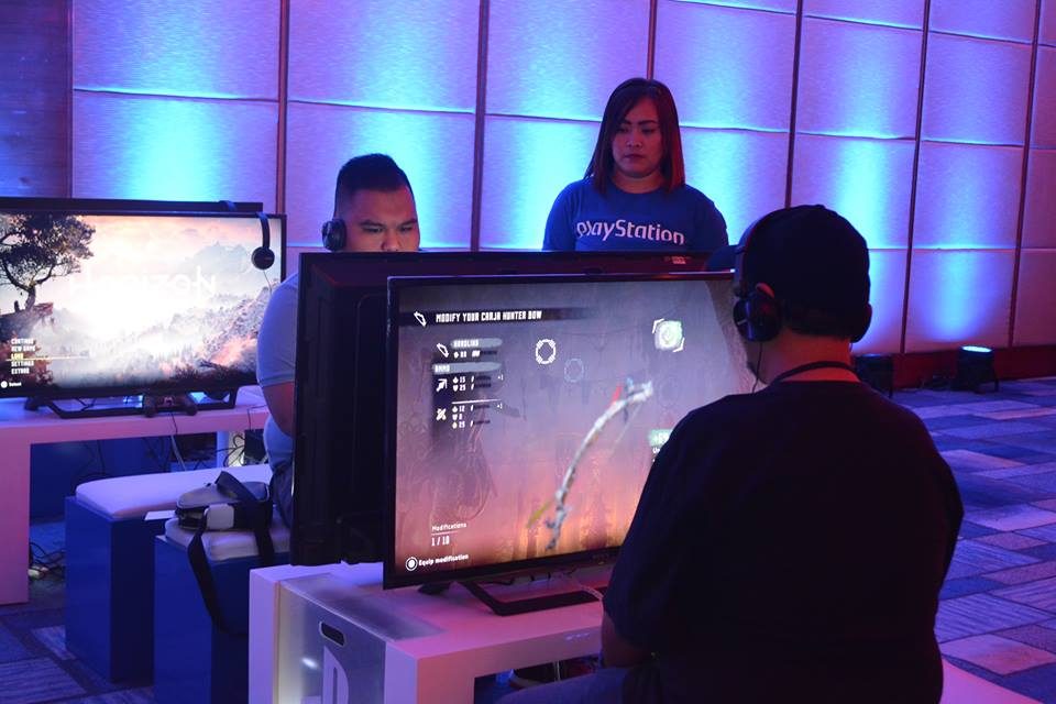 HORIZON PREVIEW. Media members get a taste of what's to come in Guerilla Games' latest opus. Photo by Nadine Pacis/Rappler 