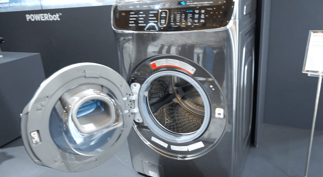 FLEXWASH SYSTEM. Samsung's new washing machine speeds things up just a little bit by combining washing and drying abilities in one chamber – negating the need for transfers. Photo by Gelo Gonzales/Rappler 