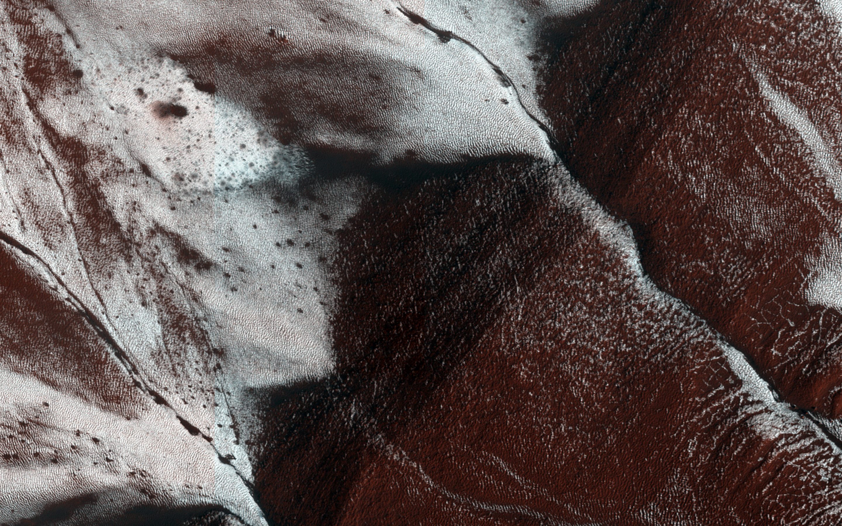 PERMUKAAN MARS. Sebuah daerah di permukaan Mars seluas 1,5-3 km. Foto: EPA/NASA 