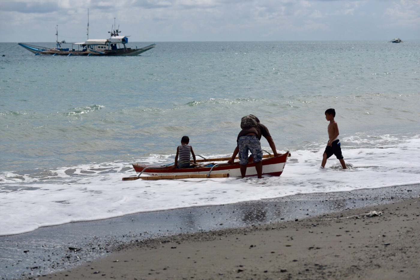 China ship’s assault sparks fear in Occidental Mindoro fishing community