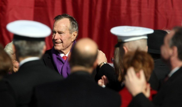 Trump plane collects Bush casket for days-long homage