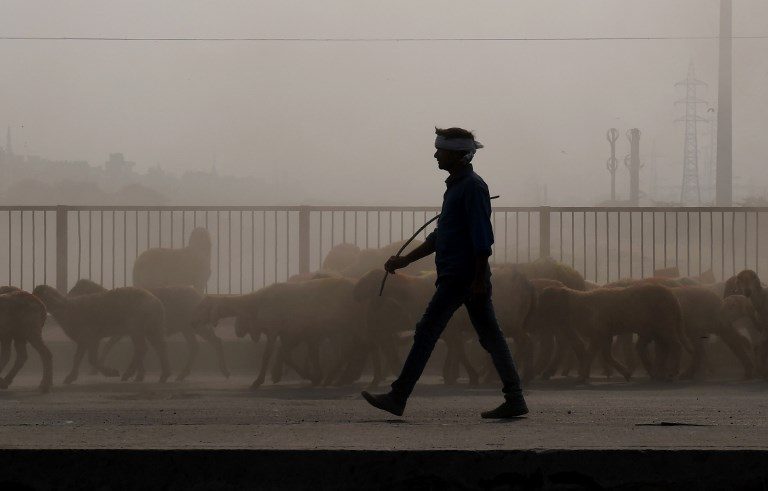 India pollution watchdog fines Delhi over toxic smog