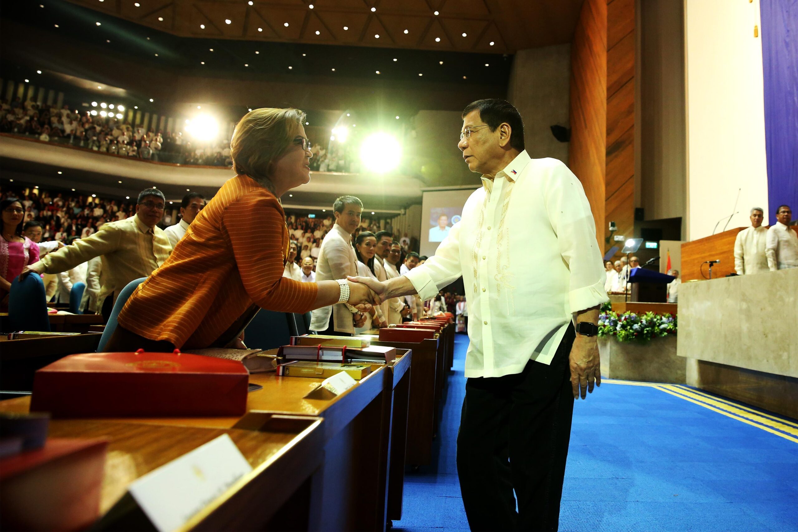 WATCH: De Lima ‘surprised’ by ‘friendly’ Duterte greeting at SONA