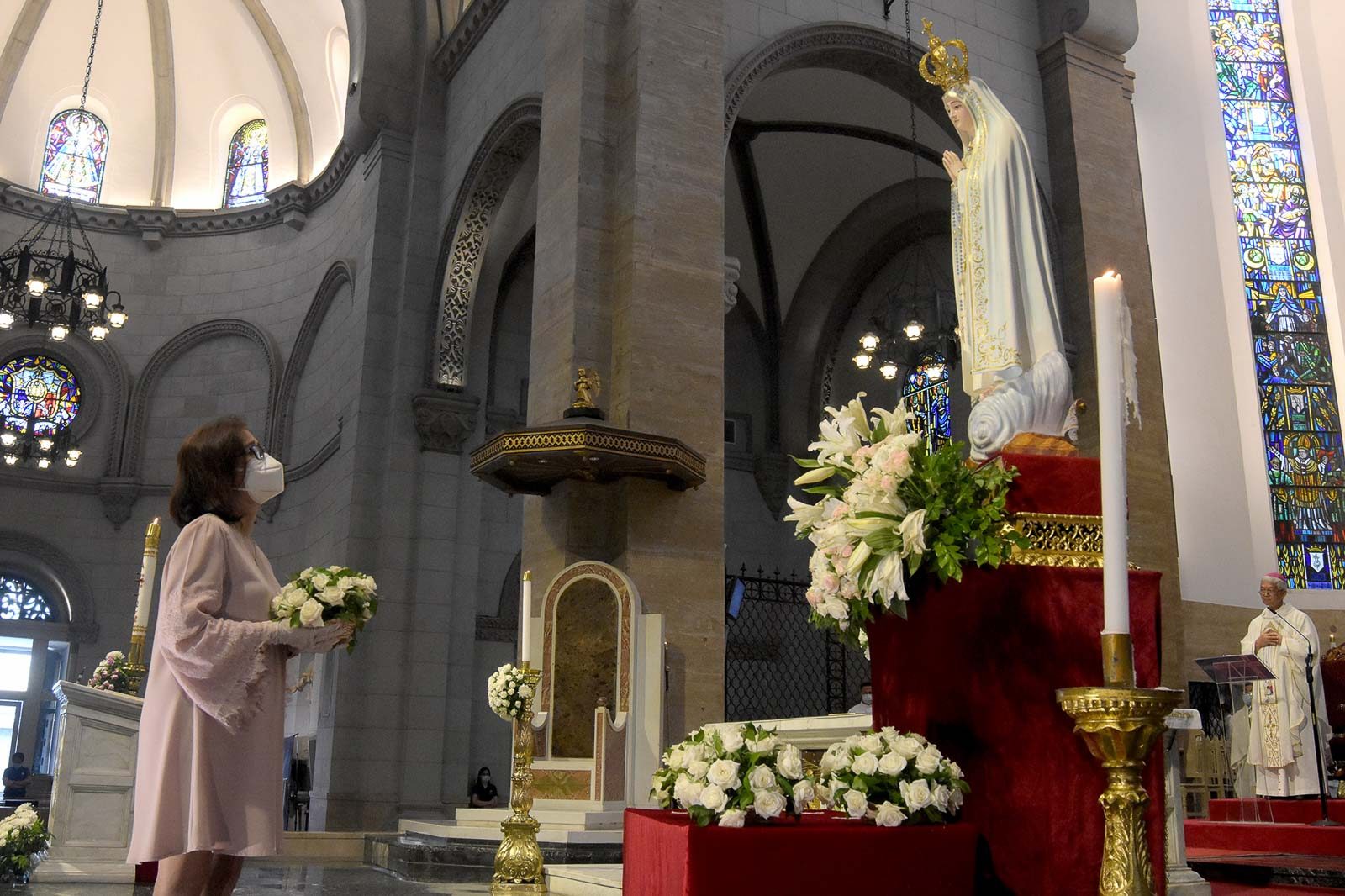 HAVE MERCY. Pasay City Mayor Emi Calixto-Rubiano attends the consecration of the Immaculate Heart of Mary at the Manila Cathedral on May 13, 2020, which is also the feast of Our Lady of Fatima. Photo by Angie de Silva/Rappler 
